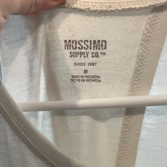 Cream workout tank top with open back - Picture 2 of 6